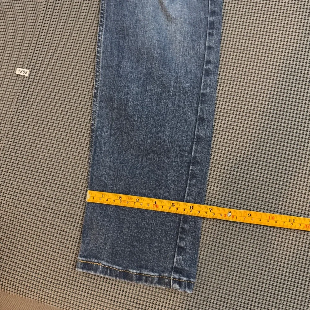 Levis 502 Regular Taper Jeans Mens 30x32 Blue Medium Wash WaterLess Denim